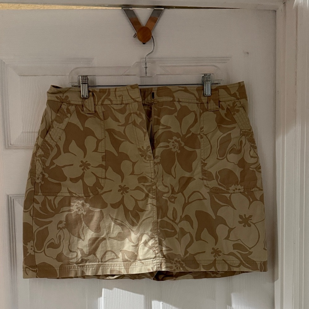 Floral Tan skort